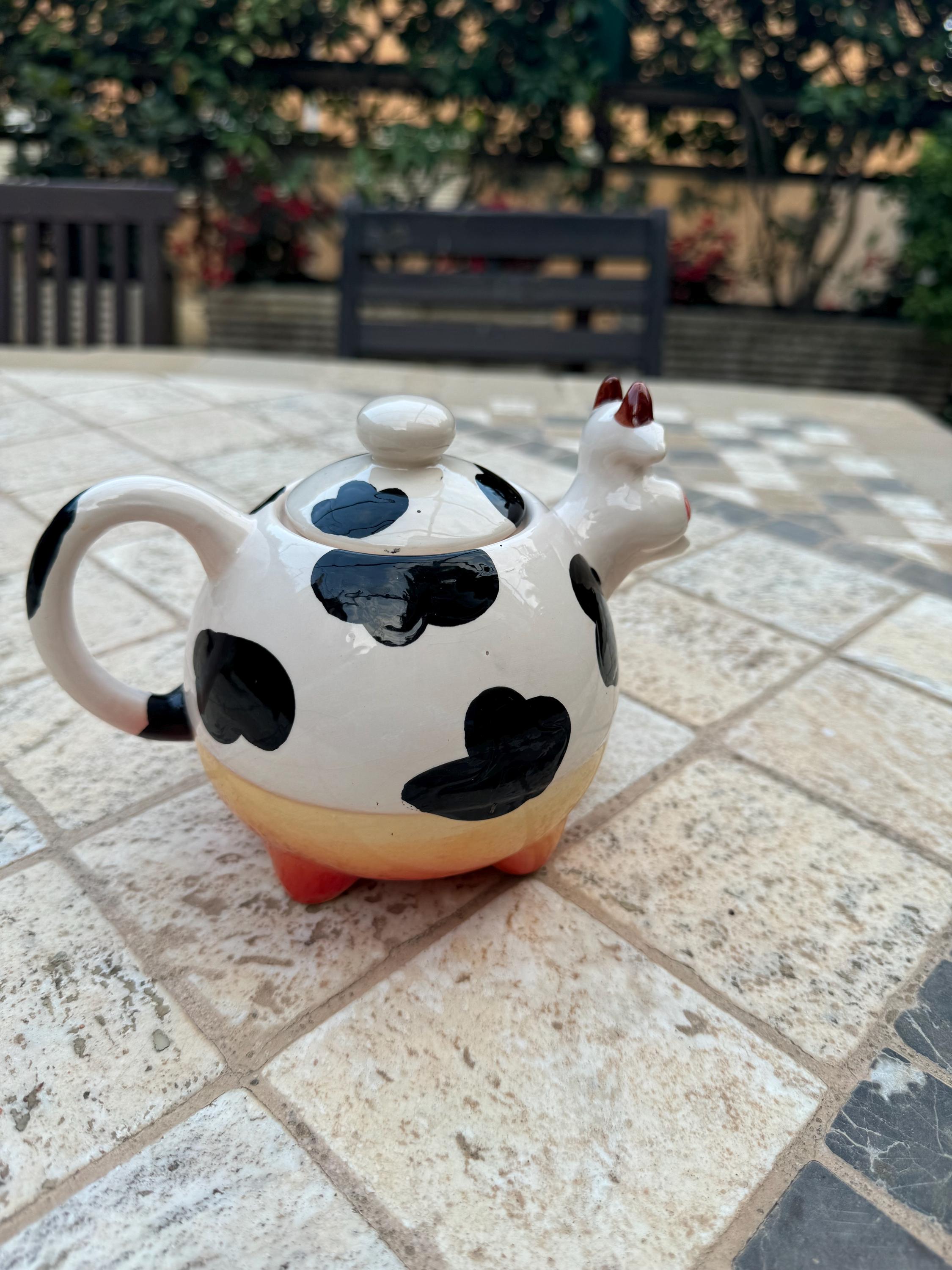Cow tea kettle clearance