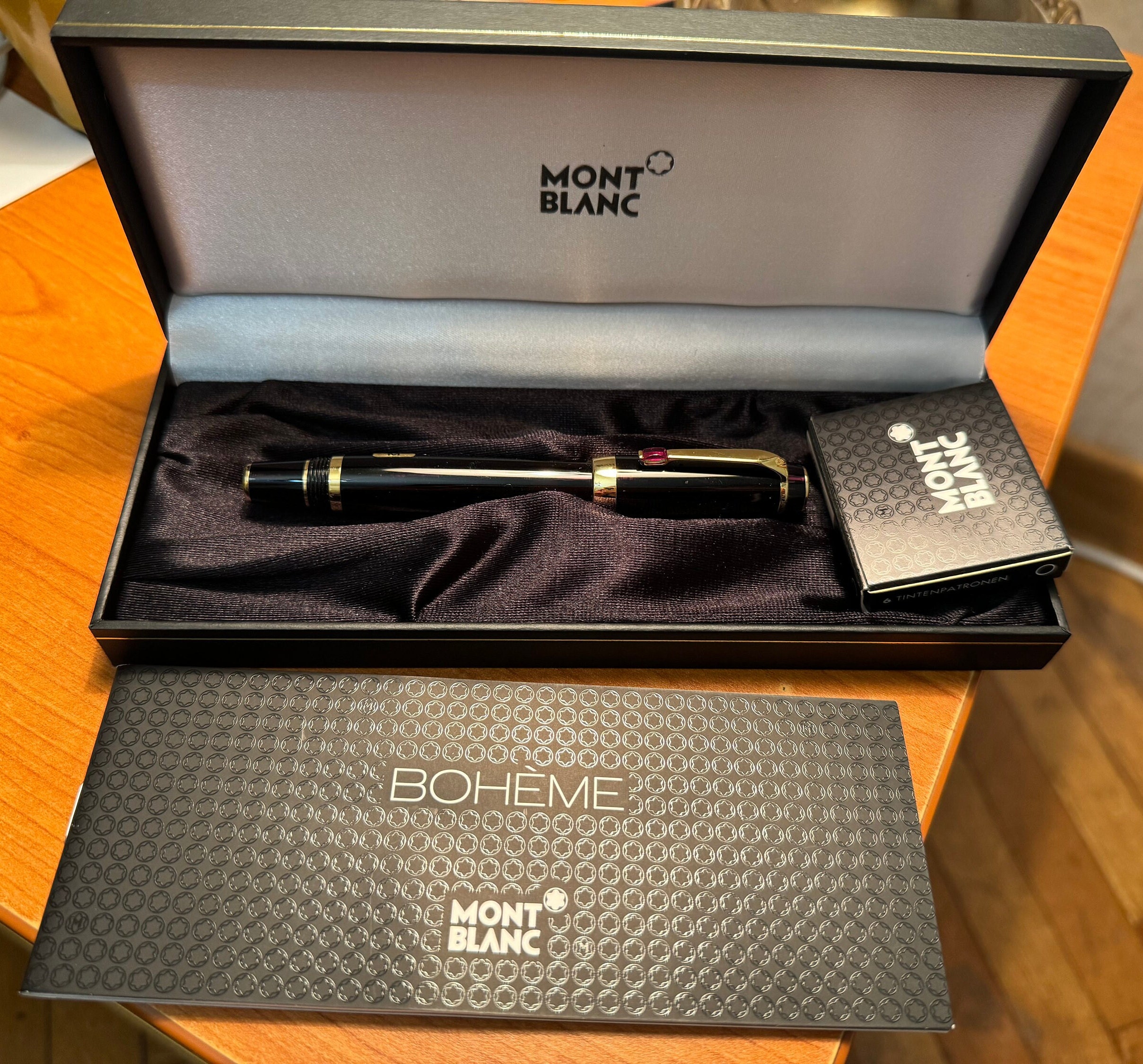 Montblanc Pen Display Presentation Gift Box Case and Service Guide (No Pen)  