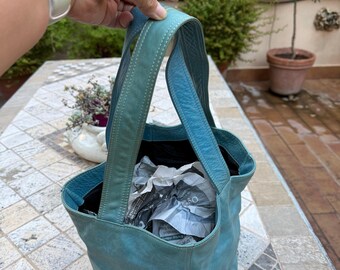 Restyle Succubus Bag, Borsa con Manico in Ecopelle con Ali di Pipistrello Donna, Nero, 32 x 30 x 17 cm