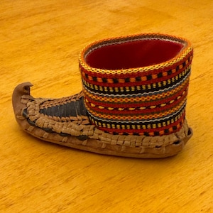 Mini Scarpa contadina Opanak in pelle e stoffa. Arte popolare serba arte popolare serba vintage miniature