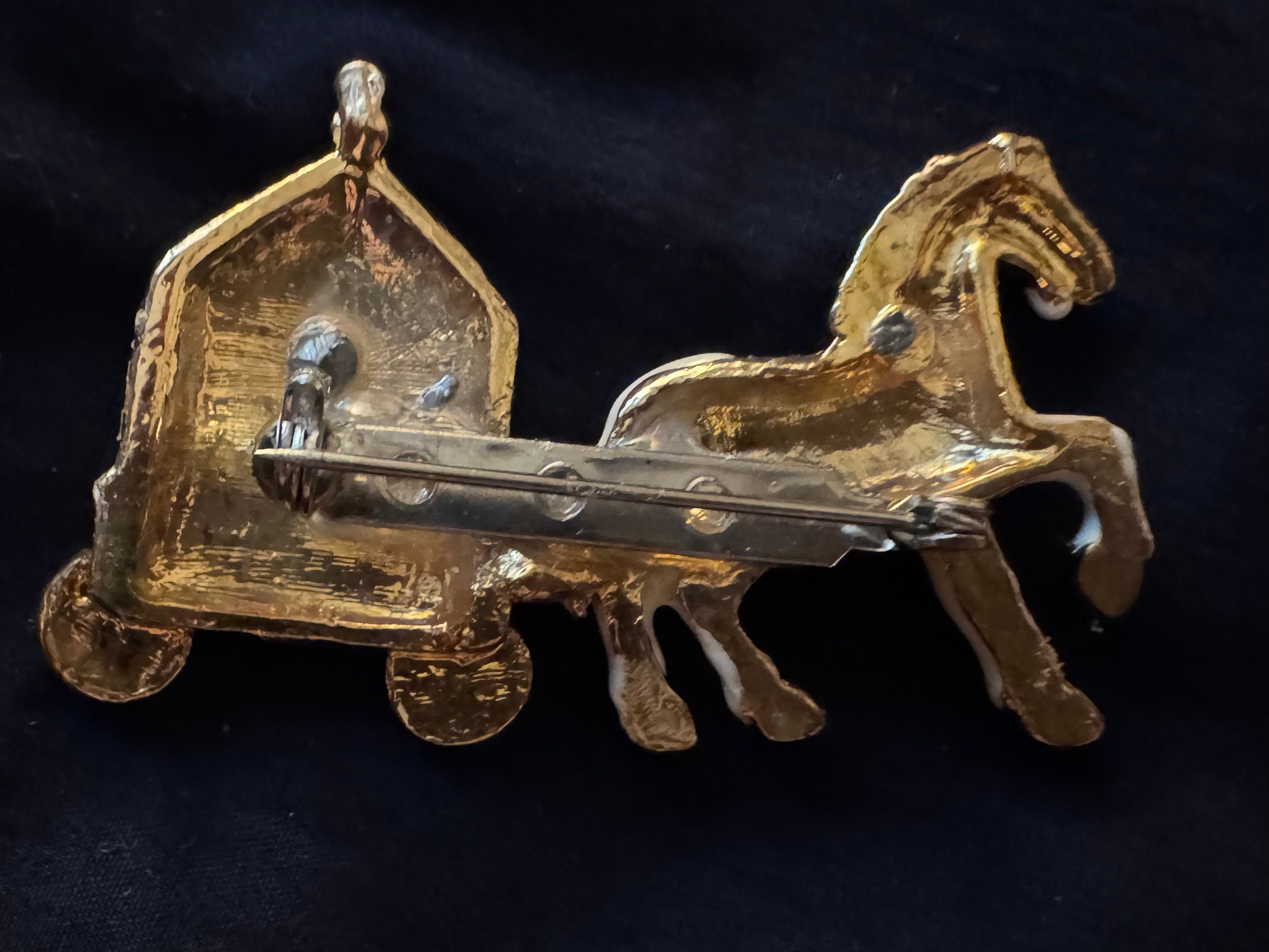 Spilla a fiocco con strass. Pietre rimaste. Svedese. Anni '30. Fermagli a chiodo lunghi. Nastri mobili. Bigiotteria. Spilla vintage. - Italia