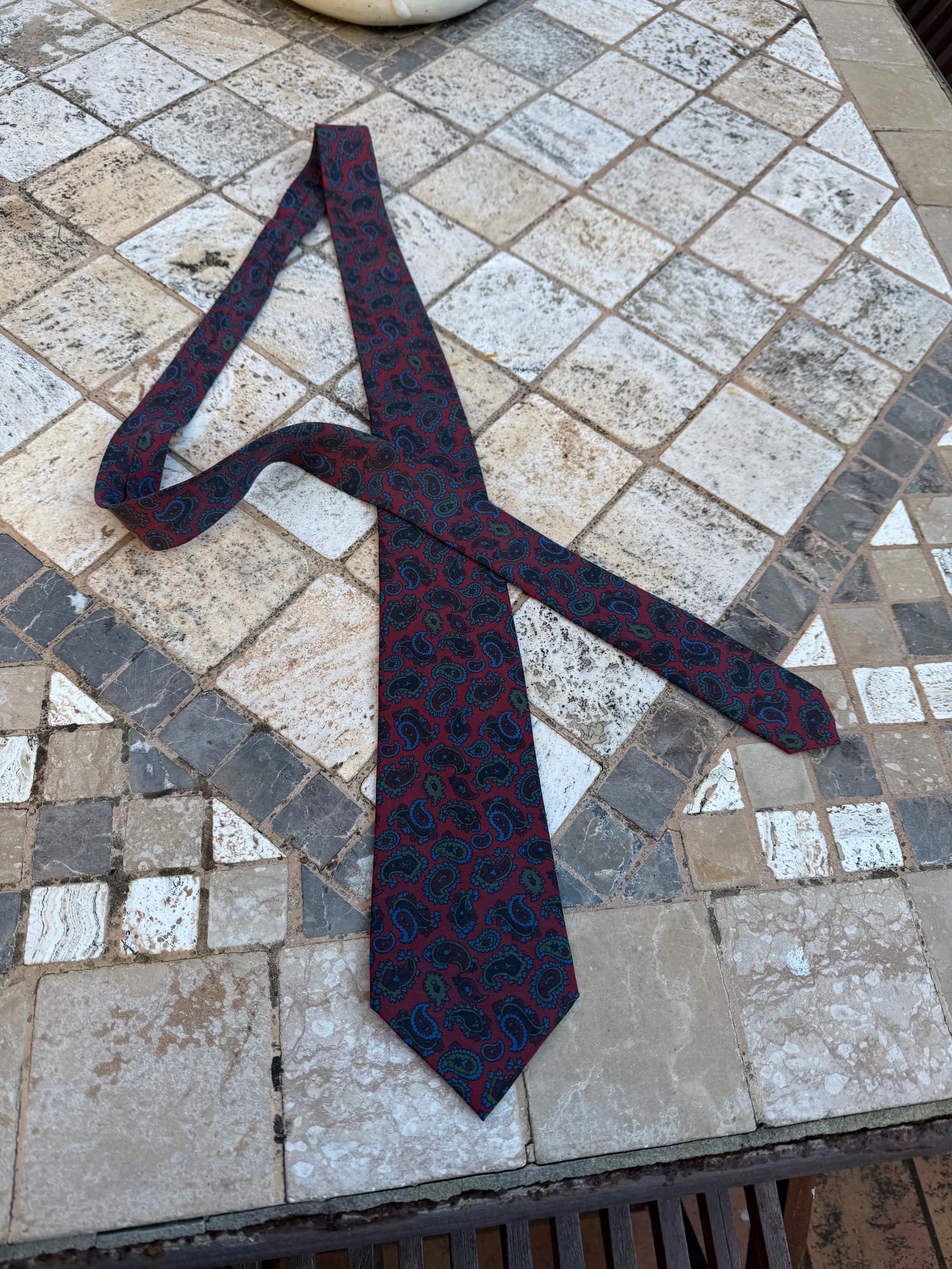 ヴィンテージ ホリデー&ブラウン シルクネクタイ、ペイズリーデザイン ヴィンテージ ホリデー&ブラウン シルクネクタイ、ペイズリーデザイン