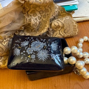 Vintage blue and gold hand painted trinket box made in France sold in Italy in the 1950, used as a wedding gift. Bomboniera.