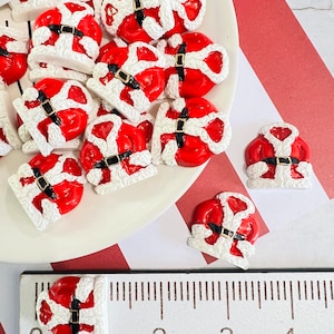 Santa jacket cabochon, Christmas cabochon, kawaii cabochons, mini Santa jacket resin, Santa jacket flatback cabochon, cabochons