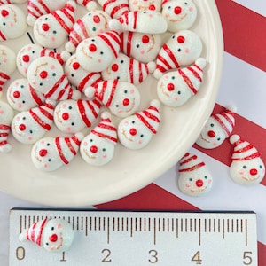 Snowman cabochon, Christmas cabochon, kawaii cabochons, mini snowman resin, snowman flatback cabochon