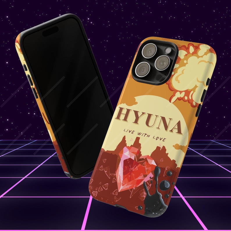 🎵 Alien Stage Phone Case Designs:
💥 ALNST HYUNA: Western cowboy theme inspired by "All-in", with bomb motifs and twin heart gems. Features the quote: "Live with love".