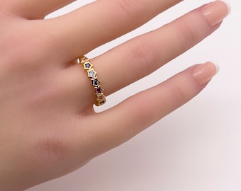 Bague remplie d’or avec étoiles multicolores en zircone cubique | Bague étoile colorée en or