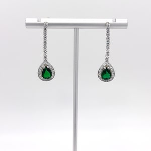 Emerald hangoorbellen: CZ Diamond Minimalist Jewelry