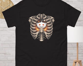 Camiseta con corazón de Internet, estampado de esqueleto y caja torácica, estilo gótico urbano, estética vanguardista, con logo de Internet | Ropa grunge alternativa