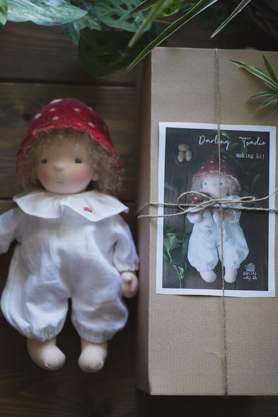 ウォルドルフ人形 白い帽子の女の子 幸運な子供ウォルドルフ人形
