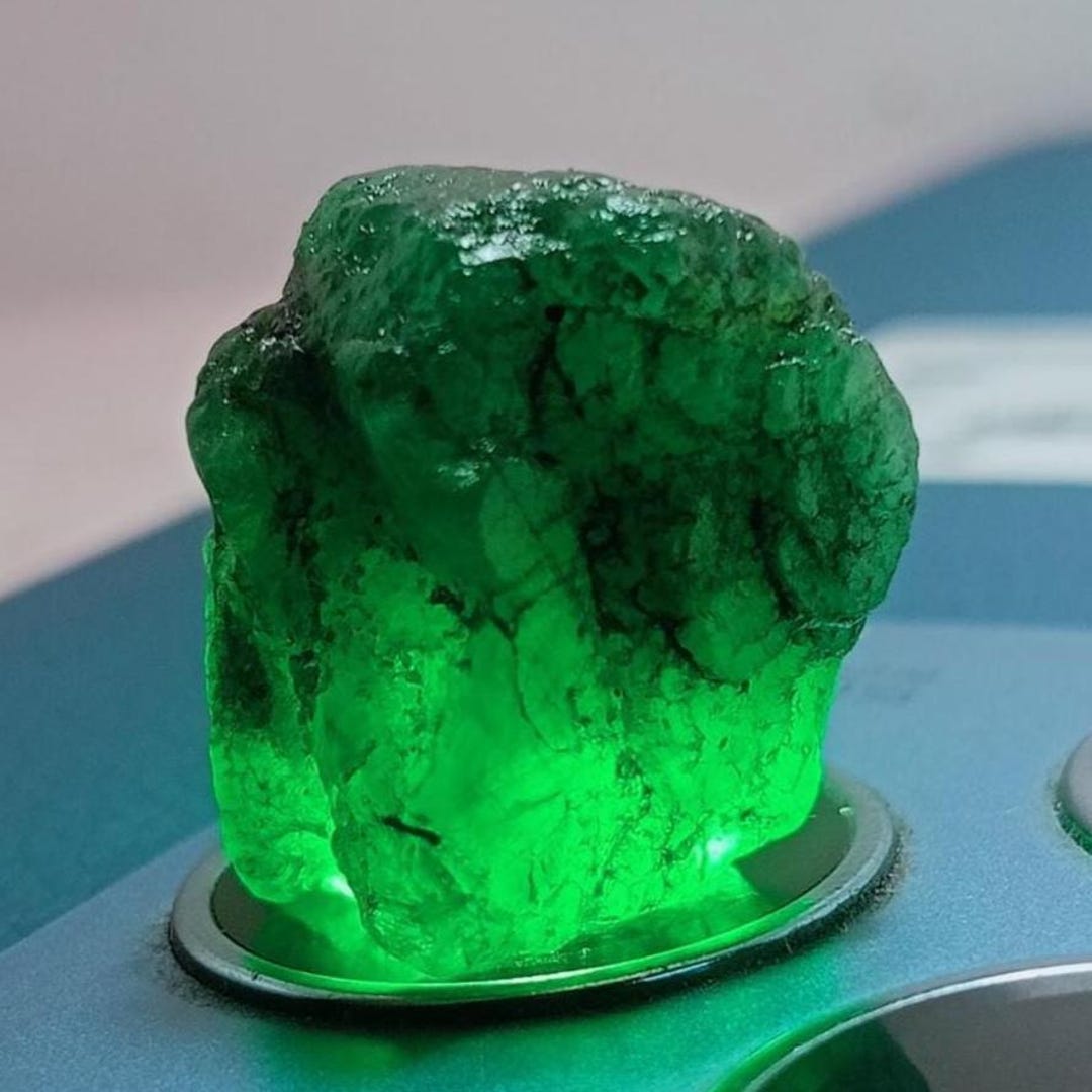 ザンビア産エメラルド原石標本：天然エメラルド原石スティック（15 x