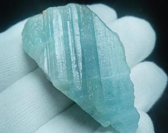 Rare Aquamarine Rough: Raw Gemstone for Jewelry (32x52x20mm)