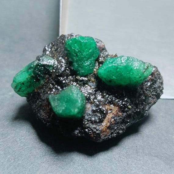 Rare Natural Emerald Specimen: Raw Rough Emerald (21x32mm)
