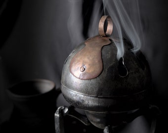 Digital photos of Incense burner. Set of 10 photos.