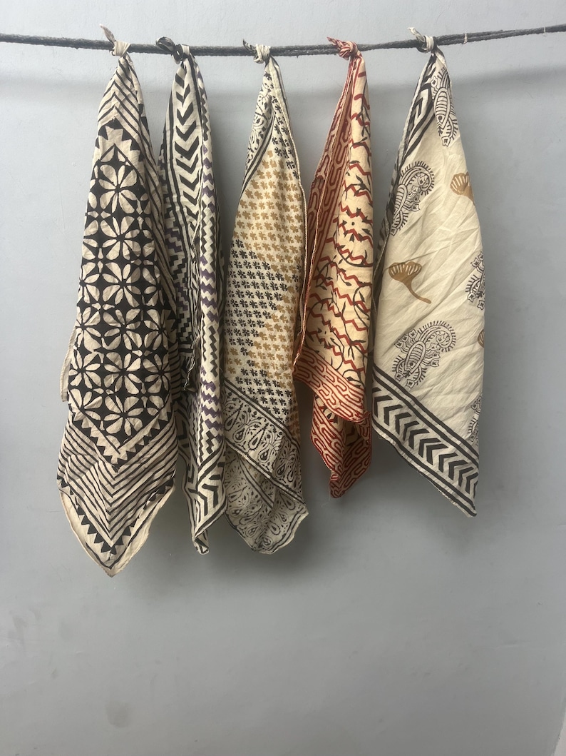 Handtryckt bomullsbandanaset, naturfärgad slips, ekologiska färger bild 6