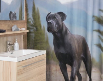 Mountain Majesty: Cane Corso Duschvorhang - Bringe die raue Schönheit der Berge in dein Badezimmer. 180cm x 180cm ungezähmte Eleganz