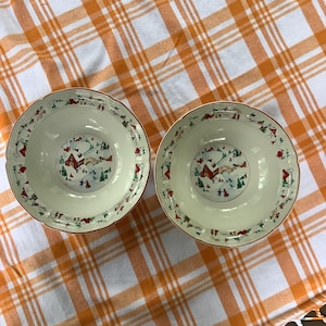 Vintage Farberware White Christmas 9” Dinnerware Bowls/Collectible Dishware