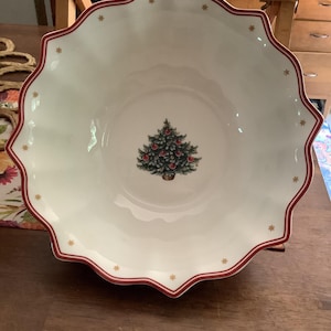 Vintage Porcelain Villeroy & Boch Christmas Toy’s Delight Serving Bowl/Home decor/Kitchenware