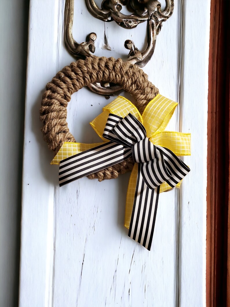 Nautical Jute Rope Wreath Wall Hanging Decorative Rope With Yellow Black Bow Minimalist Design Interior Wall Mini Door Wreath Door Craft image 4