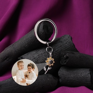 Porte-clés photo tournesol, porte-clés photo projeté personnalisé pour femme, bijoux commémoratifs pour maman, cadeau porte-clés d&#39;anniversaire pour une amie