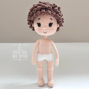 Modèle de poupée au crochet : garçon amigurumi aux cheveux afro courts et bouclés (Modèle PDF)