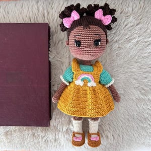 Curly hair crochet doll pattern