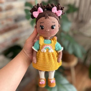 crochet doll pattern with Afro puffs