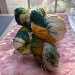 Teal and Gold dyed-yarn-merino wool-Hank- fingering weight-sock weight - crochet yarn - knitting yarn-DK Weight-Worsted Weight-Teddy Bulky
