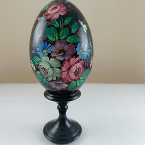 Vintage Russian Folk Art Egg, Hand Painted flowers