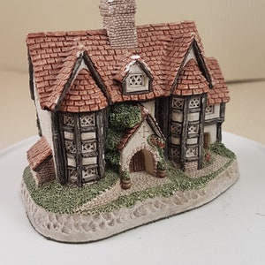 Vintage miniature house cottage David Winter collection Great Britain