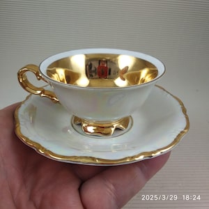 Vintage porseleinen beker Waldershop met bord miniatuur Duitsland porselein goud