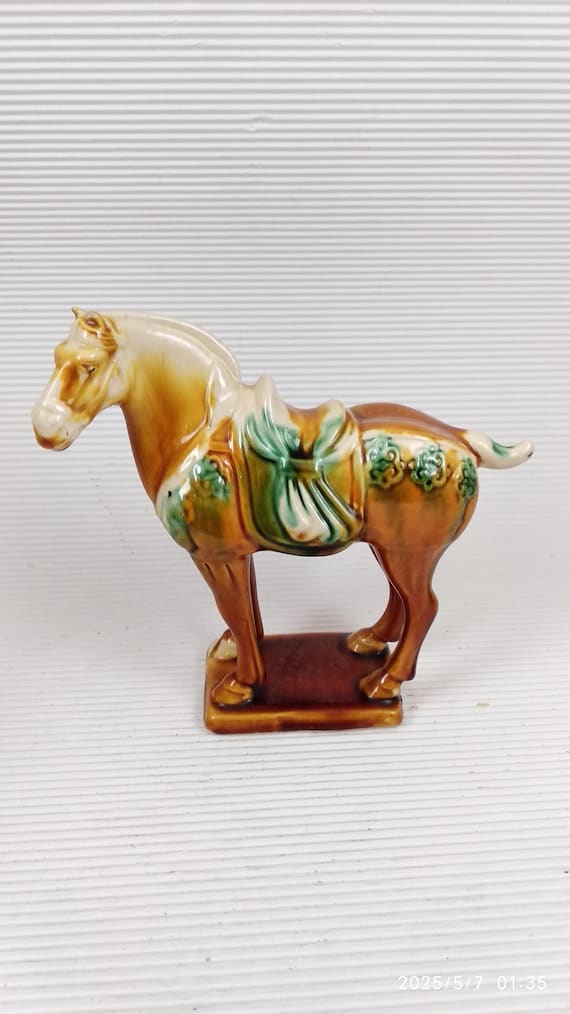 陶器製　馬の置物　中国製？　緑の釉薬 ヴィンテージ陶器製馬の置物 中国唐朝様式 緑褐色 - Etsy 日本