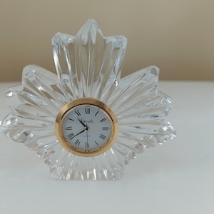Vintage mini Clock mantel Table Clock, Collectible dollhouse clock quartz crystal