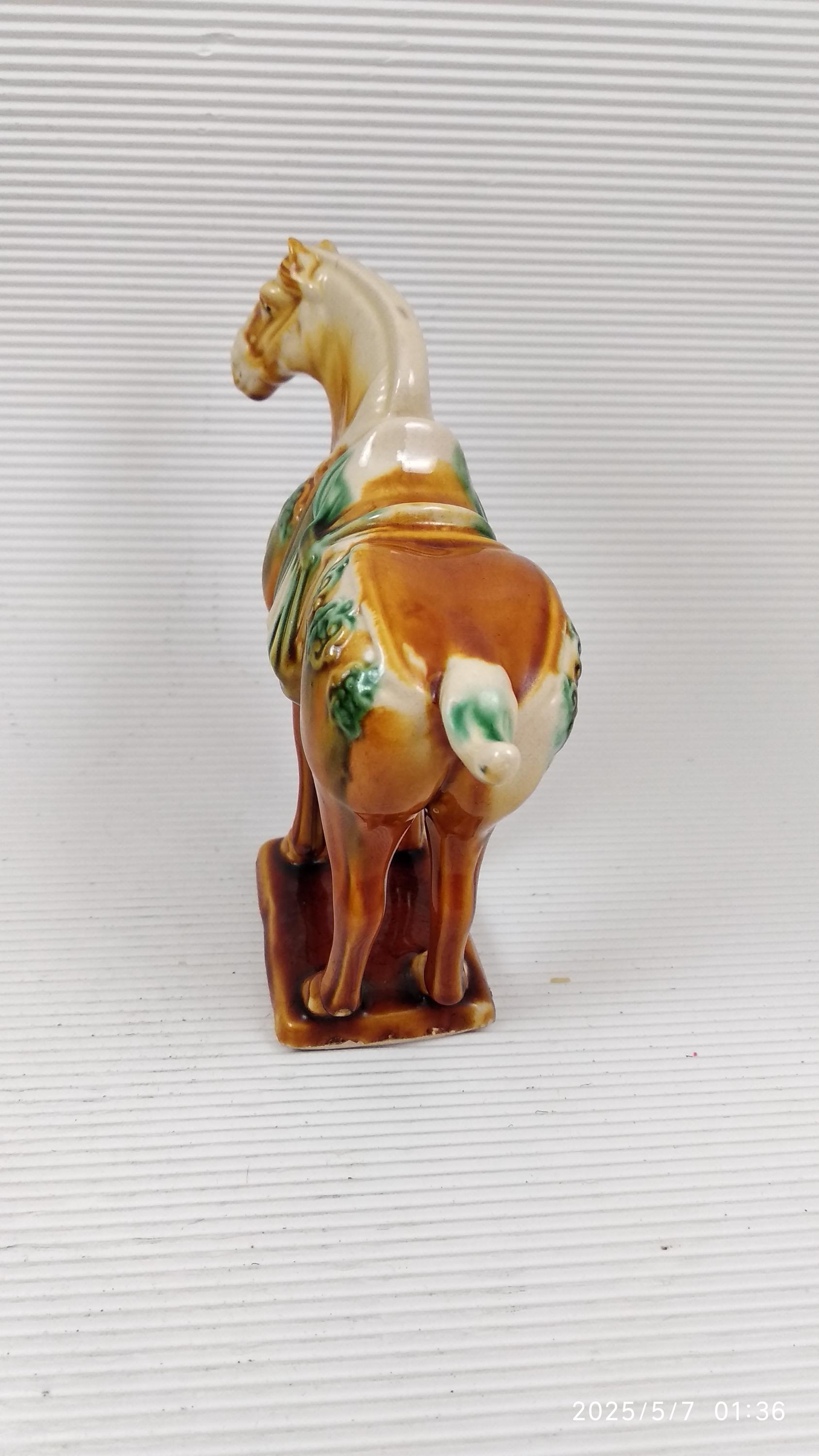 ヴィンテージ陶器製馬の置物 中国唐朝様式 緑褐色 - Etsy 日本