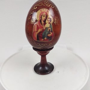 Vintage russische Volkskunst Ei gesegnete Mutter mit Kind, handgemalt ohne Ständer
