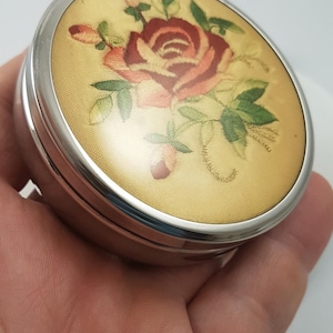 Vintage embroidered metal box for jewelry round vintage