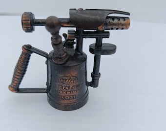 vintage playme pencil sharpener like lamp espana