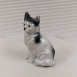 Vintage porcelain mini cat
