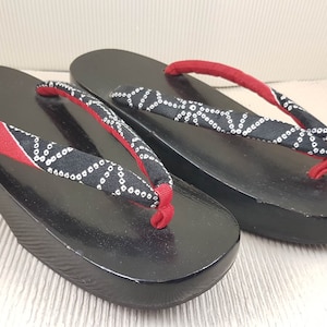 Vintage Japanese Setta Women&#39;s sandals black sakura pattern Japan shoes pre-owned kimono Zori Geta