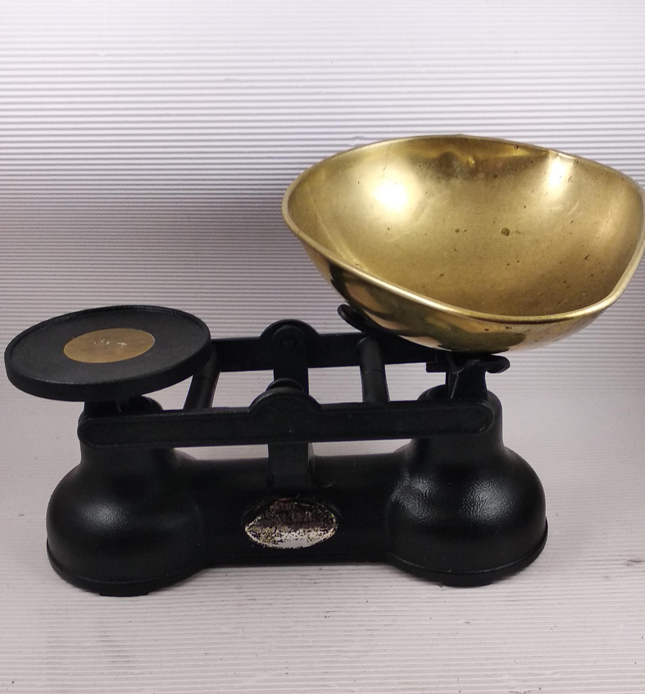 Lampe Unique Loft En Fonte – Ancienne Balance Salter Transformée – Fait Main