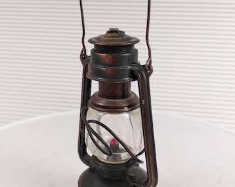 Vintage Playme Pencil Sharpener: 1970s Desk Lantern, Spanish Collectible