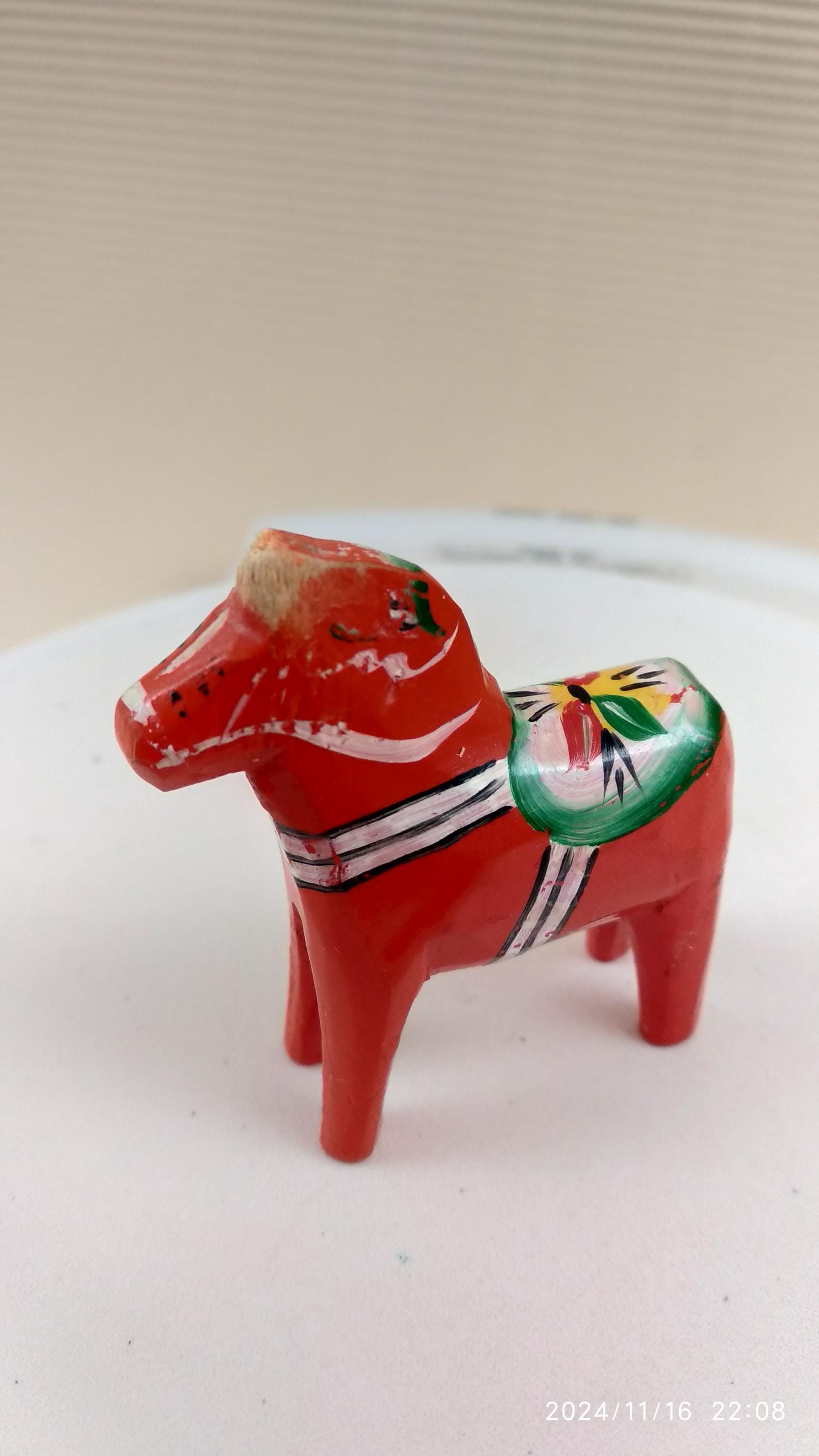 ヴィンテージの赤いダーラ馬の置物 - スウェーデンの民芸品 (5 cm