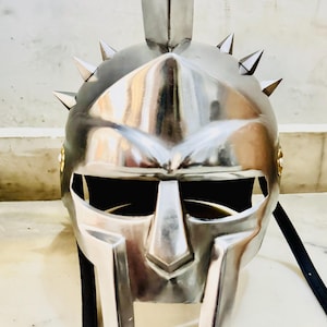Réplica de casco de gladiador, armadura romana de Maximus, accesorio de cosplay de Russell Crowe con casco independiente - Disfraz de Halloween para LARP