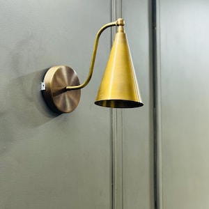 Mid-Century Modern Brass Wall Sconce – Handmade Raw Brass Light Fixture – Minimalist Wall Lamp for Bedroom or Living Room