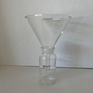Glastratt - Pyrex - Storlek 13,5 cm x 23 cm hög
