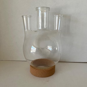 2 Liter pyrex 3-Neck Round Bottom Flask With 3 Cork Stoppers and a Cork Ring Base