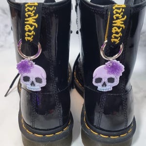 Gothic Boot Anhänger aus Acryl | Einzigartige Witchy Boot Accessoires | Verkauft als Paar