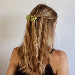 Butterfly hair clip | Trendy hair clip made of sustainable acetate | 4.5 cm | Anti-breakage guarantee | Hair clips | Small hair clip | Clip