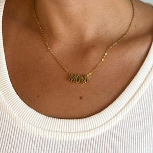 Mom Necklace | Necklace with Mom Pendant | Mom Necklace | Gift Idea for Mothers | Mom Gift | Mother&#39;s Day Gift | Mother Gifts
