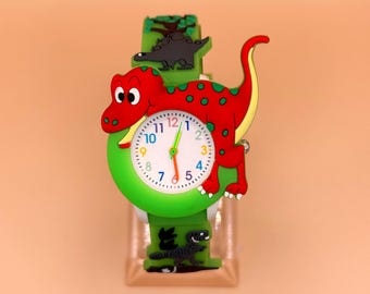Reloj de Pulsera Verde con Correa de Dinosaurios – Reloj Grabado – Reloj para Niños – Regalo Personalizado - Estuche para Reloj Incluido